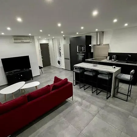 Apartment 3 Pieces Refait A Neuf. Centre-ville. *