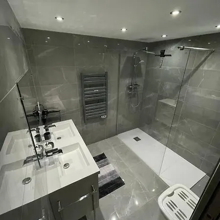 Apartment 3 Pieces Refait A Neuf. Centre-ville. Menton