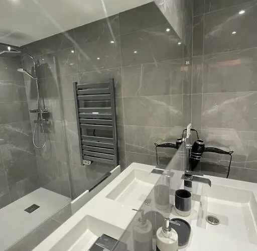 Διαμέρισμα 3 Pieces Refait A Neuf. Centre-ville. Μεντόν